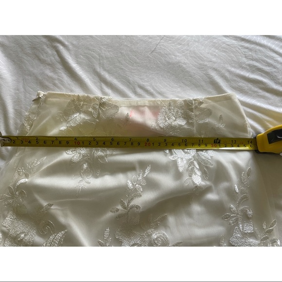 Crop top skirt set. - Picture 6 of 7